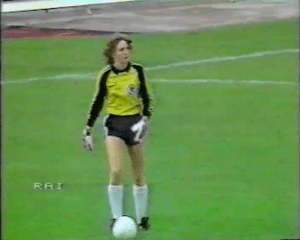 German netminder Marion Feiden (later Isbert)